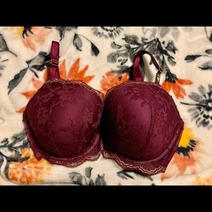 Victoria’s Secret Dream Angels bra. Lace 34DDD